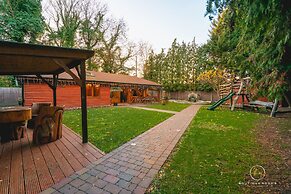 Brook Barn with Sauna & Hot Tub