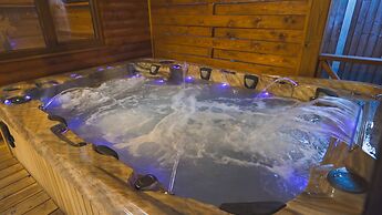 Brook Barn with Sauna & Hot Tub