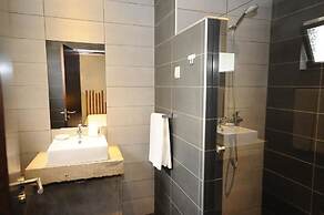 Lost & Found - Guesthouse & Suites