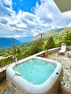 Rock Dandy Deluxe Chalet | Fireplace & Sauna