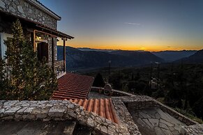 Rock Dandy Deluxe Chalet | Fireplace & Sauna