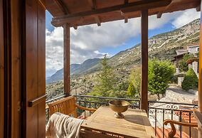 Rock Dandy Deluxe Chalet | Fireplace & Sauna
