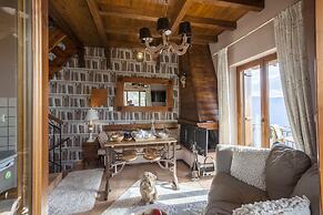 Rock Dandy Deluxe Chalet | Fireplace & Sauna