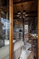 Rock Dandy Deluxe Chalet | Fireplace & Sauna