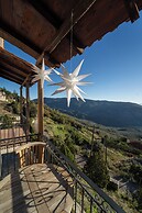Rock Dandy Deluxe Chalet | Fireplace & Sauna