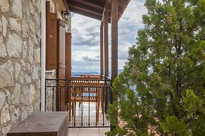 Rock Dandy Deluxe Chalet | Fireplace & Sauna