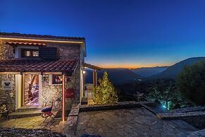 Rock Dandy Deluxe Chalet | Fireplace & Sauna