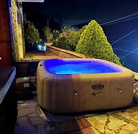 Rock Dandy Deluxe Chalet | Fireplace & Sauna