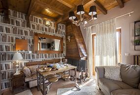 Rock Dandy Deluxe Chalet | Fireplace & Sauna
