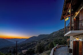 Rock Dandy Deluxe Chalet | Fireplace & Sauna