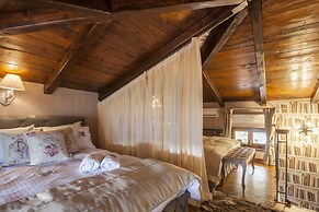 Rock Dandy Deluxe Chalet | Fireplace & Sauna