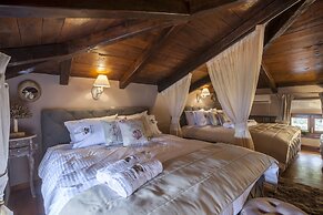 Rock Dandy Deluxe Chalet | Fireplace & Sauna