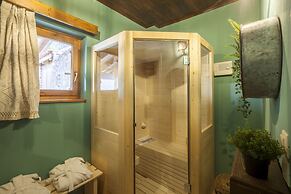 Rock Dandy Deluxe Chalet | Fireplace & Sauna