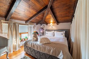 Rock Dandy Deluxe Chalet | Fireplace & Sauna