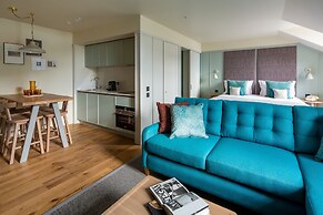 Abbey Strand Apartments, at Holyrood