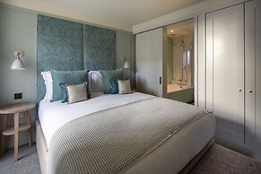 Abbey Strand Apartments, at Holyrood