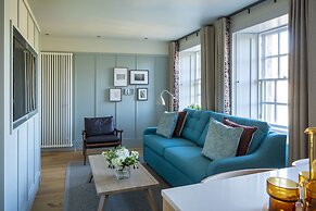Abbey Strand Apartments, at Holyrood