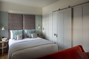 Abbey Strand Apartments, at Holyrood