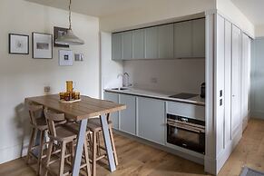 Abbey Strand Apartments, at Holyrood