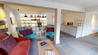 Abbey Strand Apartments, at Holyrood