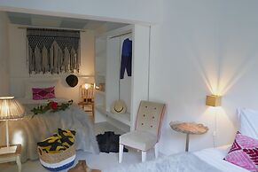 Lucky's Guest House