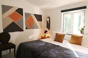 Lucky's Guest House