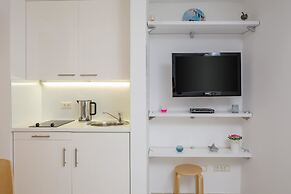 Split Center Suites