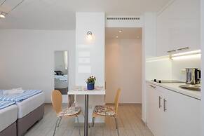 Split Center Suites