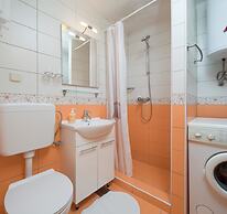 Split Center Suites