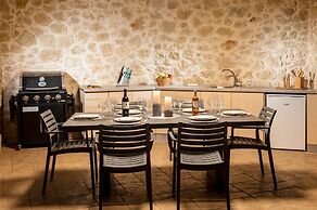 Amaen Luxury House