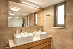 Amaen Luxury House
