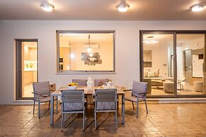 Amaen Luxury House