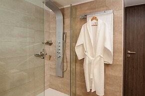 Amaen Luxury House