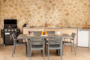 Amaen Luxury House