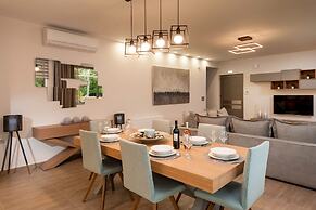 Amaen Luxury House