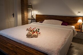 Hotel Rancho Los Lobos