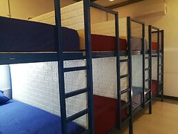 Lao Huk Bed and Cafe - Hostel