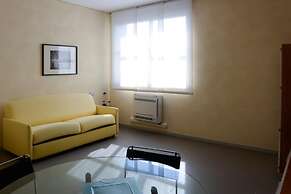 Vista Hotel & Residence