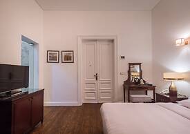 1920s Boutique Hotel and Restaurants