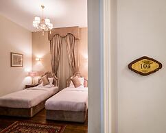 1920s Boutique Hotel and Restaurants