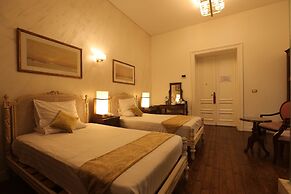 1920s Boutique Hotel and Restaurants