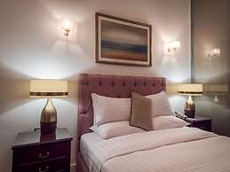1920s Boutique Hotel and Restaurants