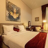 1920s Boutique Hotel and Restaurants