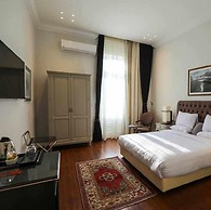 1920s Boutique Hotel and Restaurants