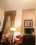 1920s Boutique Hotel and Restaurants