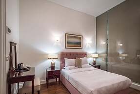 1920s Boutique Hotel and Restaurants
