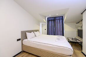 Global Suites Hotel