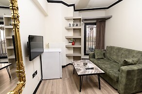 Global Suites Hotel