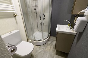 Global Suites Hotel