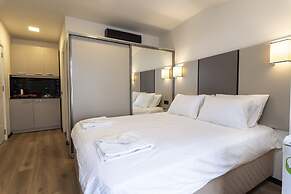 Global Suites Hotel